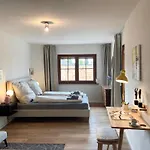Baeckerhaus - Mit Pool Und Garten Apartment Gmunden