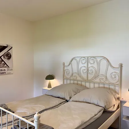 Baeckerhaus - Mit Pool Und Garten * غموندين