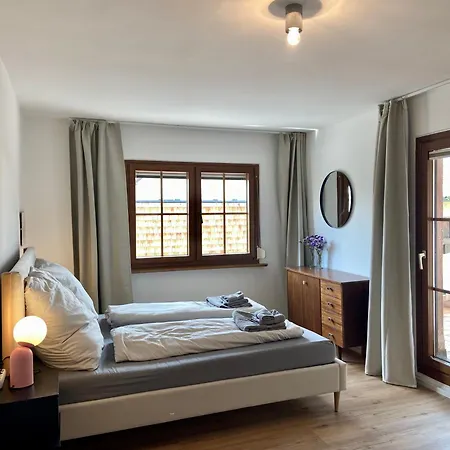 Baeckerhaus - Mit Pool Und Garten * غموندين